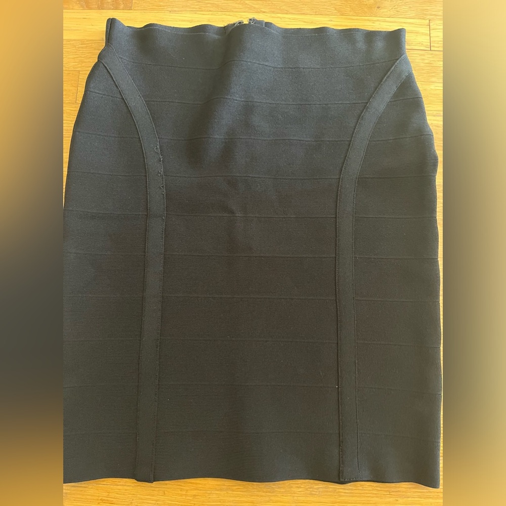 Guess bandage skirt size large